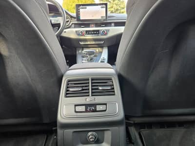 Audi A4 40 TDI S tronic"Matrix"Virtual"AHK"Masage"17Z — slika 13
