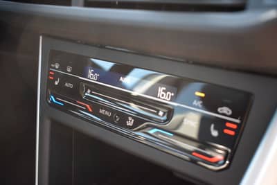 Volkswagen Polo VI Goal LED/Tempomat/Carplay/SHZ — slika 17