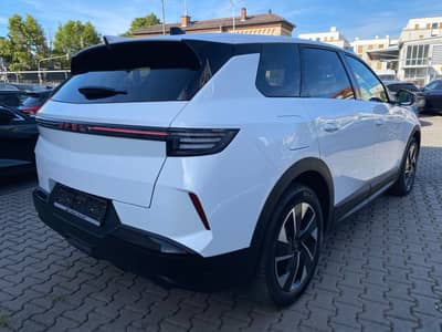 Opel Grandland 1.2 48V Mild-Hybrid 107 kW GS ACC/HuD — slika 5