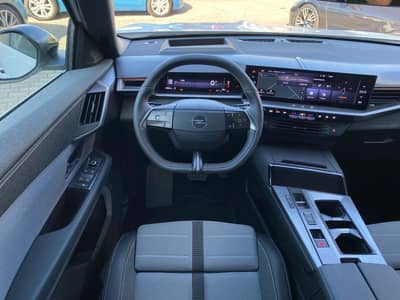 Opel Grandland 1.2 48V Mild-Hybrid 107 kW GS ACC/HuD — slika 8