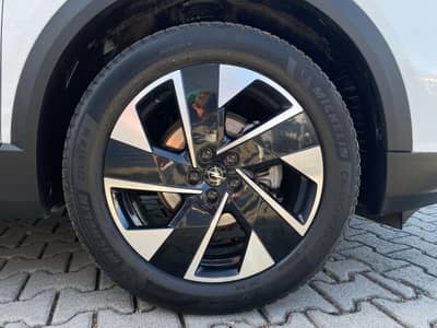 Opel Grandland 1.2 48V Mild-Hybrid 107 kW GS ACC/HuD — slika 19