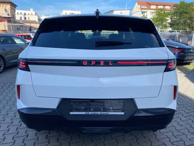 Opel Grandland 1.2 48V Mild-Hybrid 107 kW GS ACC/HuD — slika 18