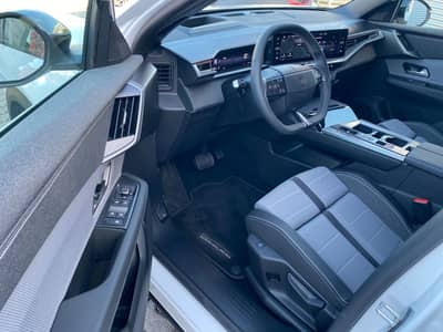 Opel Grandland 1.2 48V Mild-Hybrid 107 kW GS ACC/HuD — slika 6