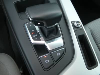 Audi A5 40 TDI Aut. SB Advanced LED CarPlay 360° 19" — slika 16