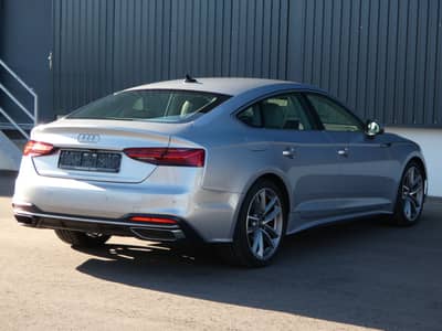 Audi A5 40 TDI Aut. SB Advanced LED CarPlay 360° 19" — slika 26