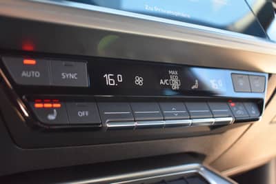Audi S3 Sportback 2.0 TFSI Quattro B&O/Virtual/LED — slika 16