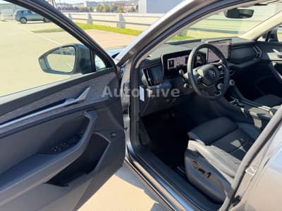Skoda Kodiaq 2.0 TDI*4x4*7x SITZE*PANO*MATRIX*AHK*VOL! — slika 31