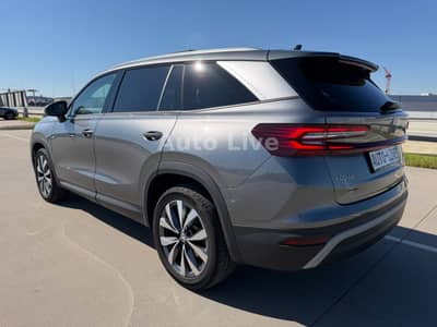 Skoda Kodiaq 2.0 TDI*4x4*7x SITZE*PANO*MATRIX*AHK*VOL! — slika 3