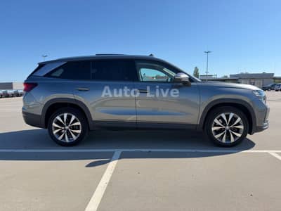 Skoda Kodiaq 2.0 TDI*4x4*7x SITZE*PANO*MATRIX*AHK*VOL! — slika 6