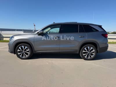 Skoda Kodiaq 2.0 TDI*4x4*7x SITZE*PANO*MATRIX*AHK*VOL! — slika 2