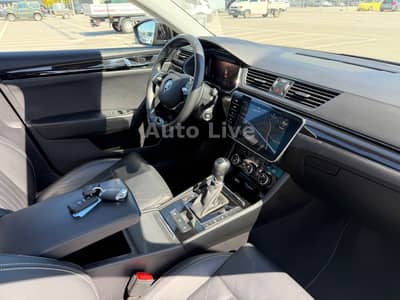 Skoda Superb 2.0 TDI DSG*L&K*VIR*PANO*MATRIX*AHK*360! — slika 31