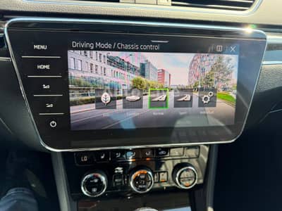 Skoda Superb 2.0 TDI DSG*L&K*VIR*PANO*MATRIX*AHK*360! — slika 18
