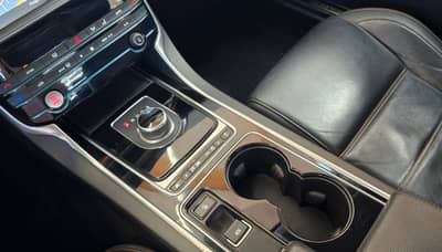 Jaguar XE Prestige — slika 20