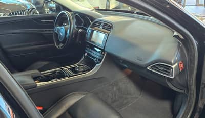 Jaguar XE Prestige — slika 16