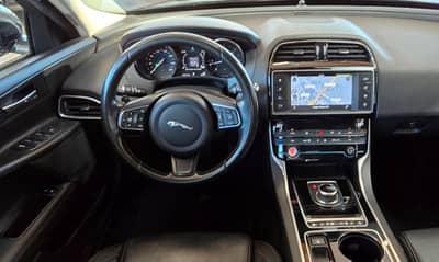 Jaguar XE Prestige — slika 11