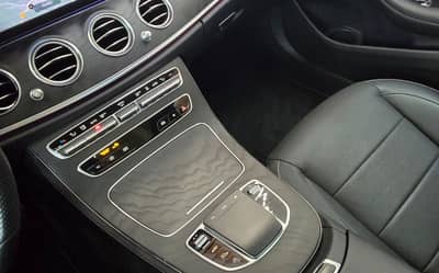 Mercedes-Benz E 220d 4Matic AMG-Line Virtual 360KAM — slika 21
