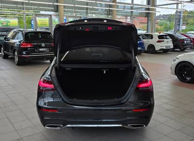 Mercedes-Benz E 220d 4Matic AMG-Line Virtual 360KAM — slika 10