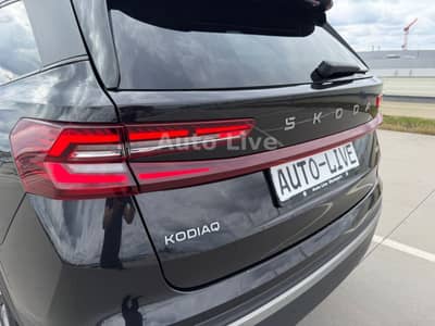 Skoda Kodiaq 2.0 TDI*4x4*7x SITZE*PANO*MATRIX*AHK*VOL! — slika 9