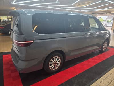 Volkswagen T7 Multivan Lang/Navi/LED/PANO/Kamera/TOP — slika 9