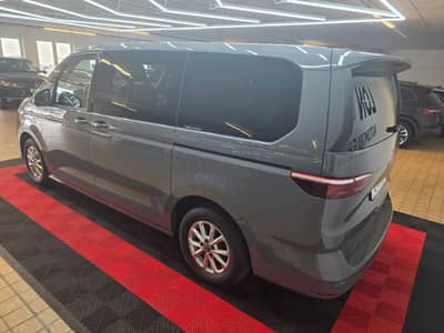 Volkswagen T7 Multivan Lang/Navi/LED/PANO/Kamera/TOP — slika 11