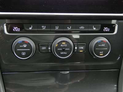 Volkswagen Golf 1.6 TDI Comfortlin Navi Klimaaut SHZ 2-Hand — slika 15