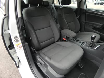 Volkswagen Golf 1.6 TDI Comfortlin Navi Klimaaut SHZ 2-Hand — slika 6