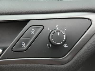 Volkswagen Golf 1.6 TDI Comfortlin Navi Klimaaut SHZ 2-Hand — slika 18