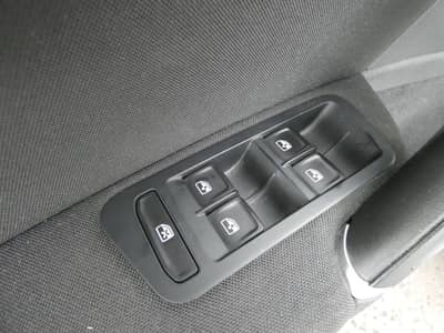 Volkswagen Golf 1.6 TDI Comfortlin Navi Klimaaut SHZ 2-Hand — slika 17