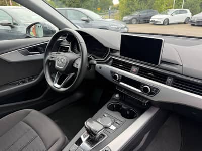 Audi A4 2.0 TDI S Line design VirtualCockpit — slika 6