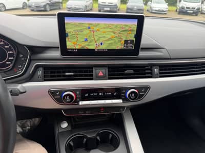 Audi A4 2.0 TDI S Line design VirtualCockpit — slika 8