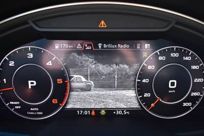 Audi Q7 50 TDI quattro S Line/PANO/Night/7 Sitz/B&O — slika 26