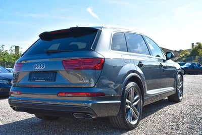 Audi Q7 50 TDI quattro S Line/PANO/Night/7 Sitz/B&O — slika 2