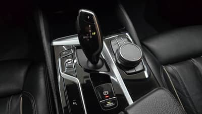 BMW 520 Touring*1-Hand*xD* Line*Leder*Head-UP*Keyles — slika 12