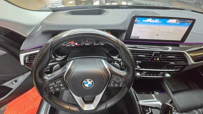 BMW 520 Touring*1-Hand*xD* Line*Leder*Head-UP*Keyles — slika 16