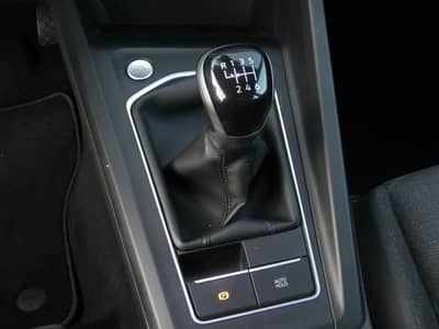 Volkswagen Golf 2.0 TDI LIFE 1-Hand LED Navi ACC CarPlay — slika 18