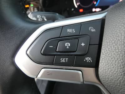 Volkswagen Golf 2.0 TDI LIFE 1-Hand LED Navi ACC CarPlay — slika 16