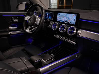 Mercedes-Benz GLB 220 3x AMG+PANO+360°+ACC+NIGHT+19"+LEDER+MUB — slika 24