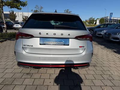 Skoda Octavia Combi RS — slika 14