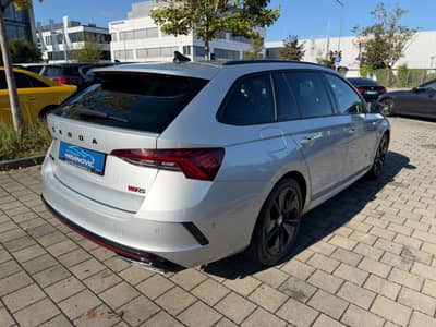 Skoda Octavia Combi RS — slika 10