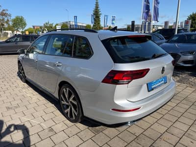 Volkswagen Golf VIII Variant R-Line — slika 2