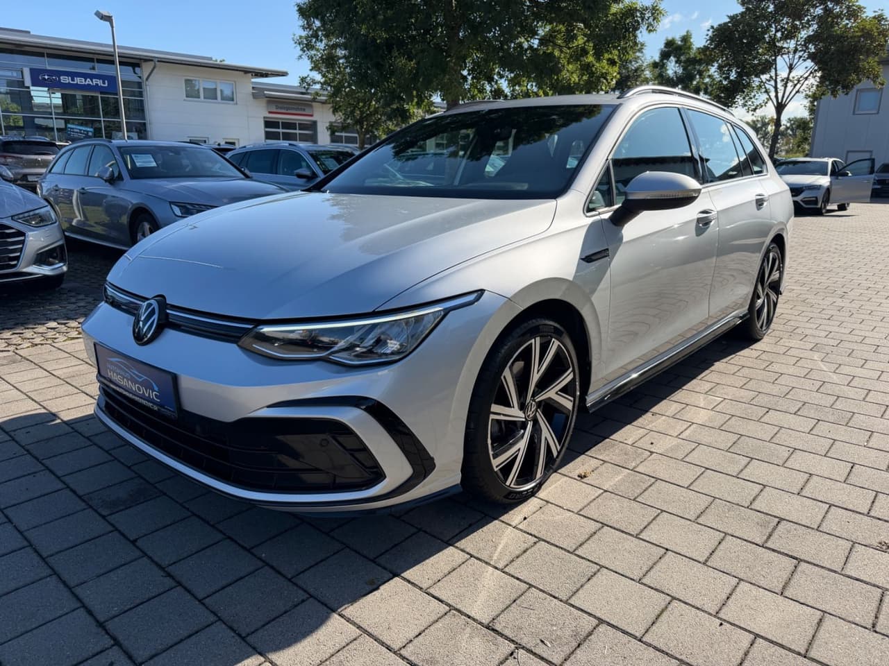 Volkswagen Golf VIII Variant R-Line — slika 1