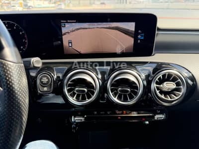 Mercedes-Benz CLA 250*4M*AMG-LINE*WIDESCREEN*LEDER*KAMERA*LED* — slika 12