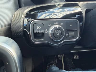 Mercedes-Benz CLA 250*4M*AMG-LINE*WIDESCREEN*LEDER*KAMERA*LED* — slika 22
