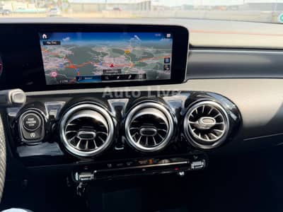 Mercedes-Benz CLA 250*4M*AMG-LINE*WIDESCREEN*LEDER*KAMERA*LED* — slika 26