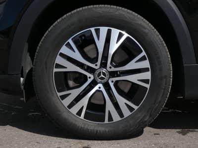 Mercedes-Benz GLB 200 d DCT Leder PANO Distronic Navi AHK WIDE — slika 26