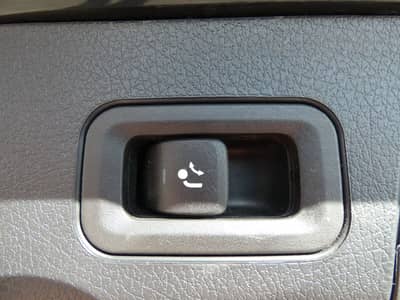 Mercedes-Benz GLB 200 d DCT Leder PANO Distronic Navi AHK WIDE — slika 23