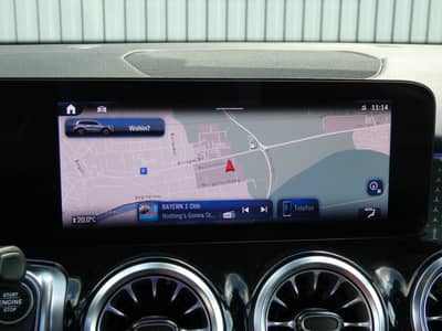 Mercedes-Benz GLB 200 d DCT Leder PANO Distronic Navi AHK WIDE — slika 9
