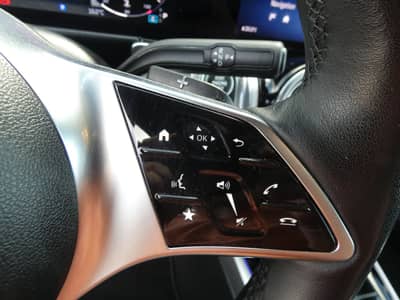 Mercedes-Benz GLB 200 d DCT Leder PANO Distronic Navi AHK WIDE — slika 17