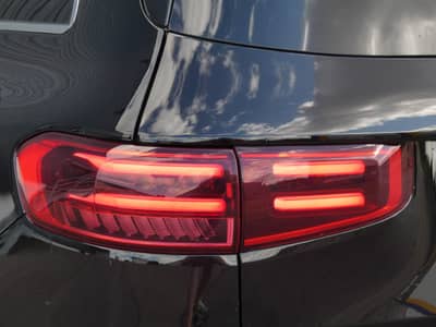 Mercedes-Benz GLB 200 d DCT Leder PANO Distronic Navi AHK WIDE — slika 28