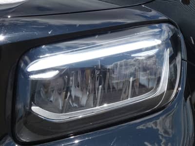 Mercedes-Benz GLB 200 d DCT Leder PANO Distronic Navi AHK WIDE — slika 27